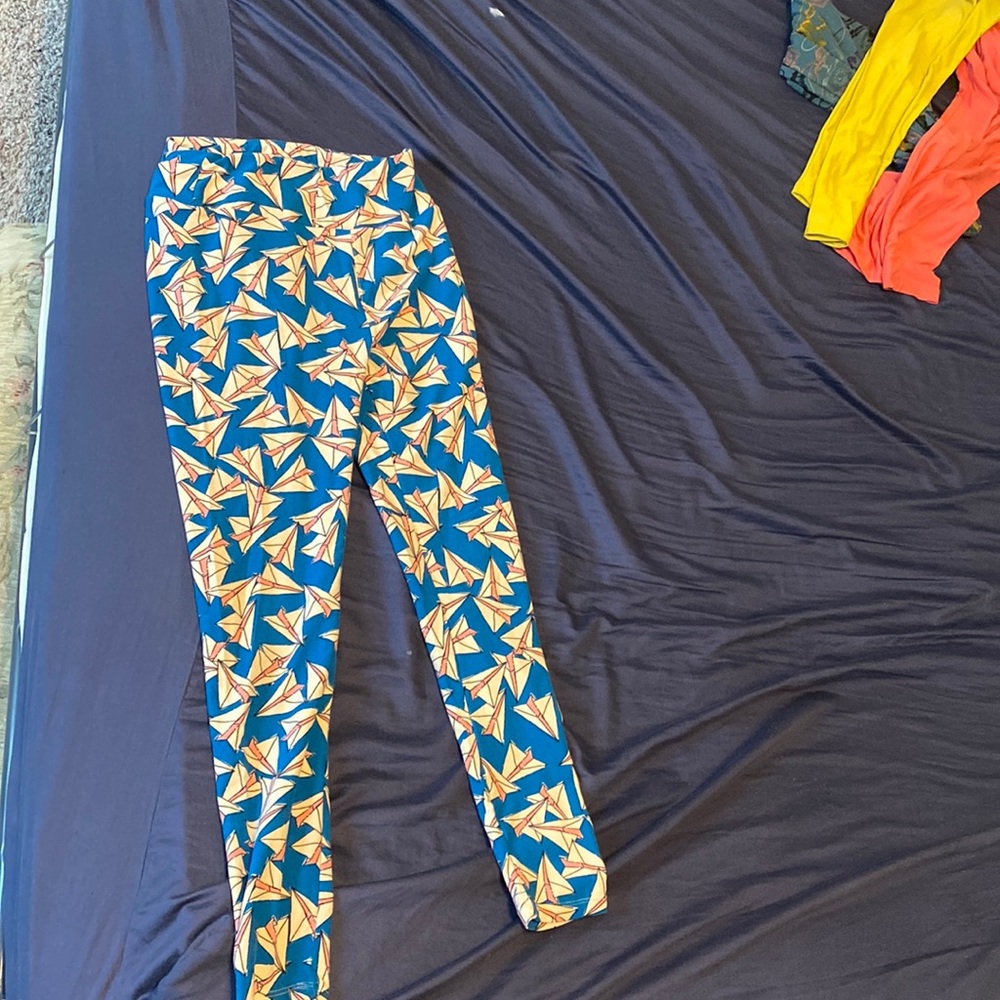 LuLaRoe paper airplane leggings